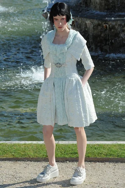 Look 14